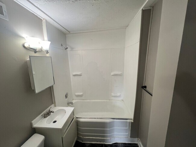 Building Photo - Vine duplex