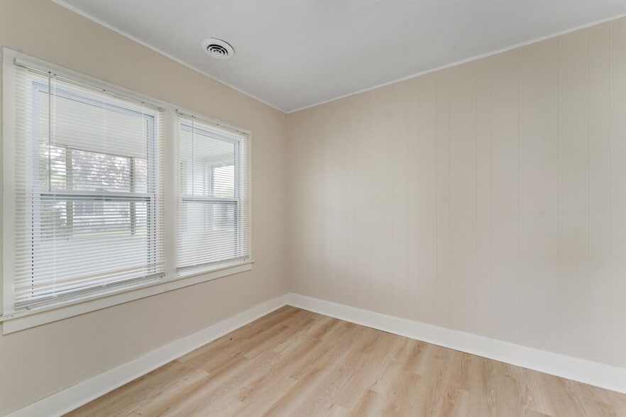 Building Photo - 24646 Tuscany Ave