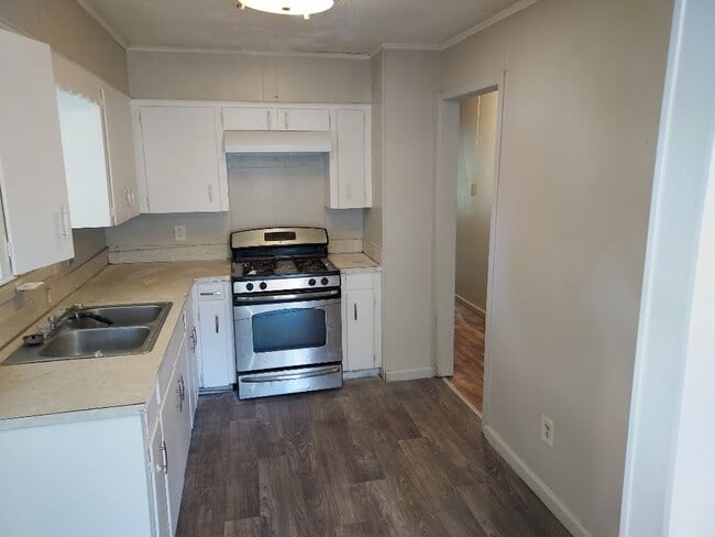 Building Photo - 59 Charmingdale Dr N