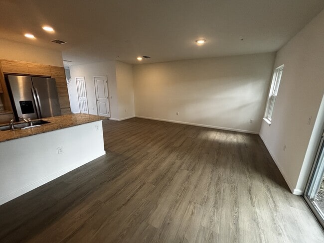 Building Photo - 1209 Southstation Pl