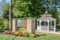 Building Photo - 3 bed 2.5 bath home available 9/1.