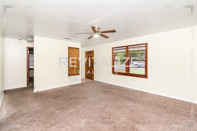 Building Photo - 1815 Ogburn Ave