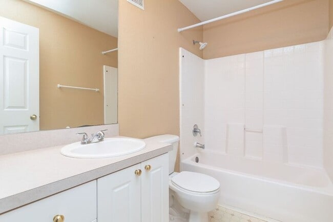 Building Photo - 821 Grand Regency Pointe