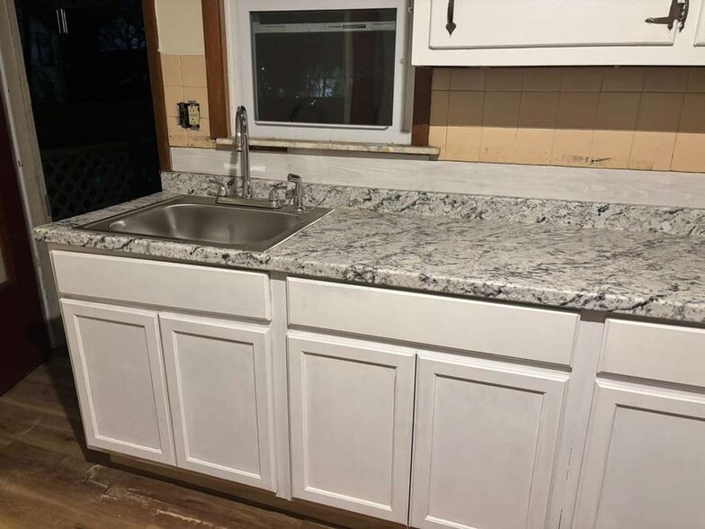 Building Photo - 120 E Wallace Ave