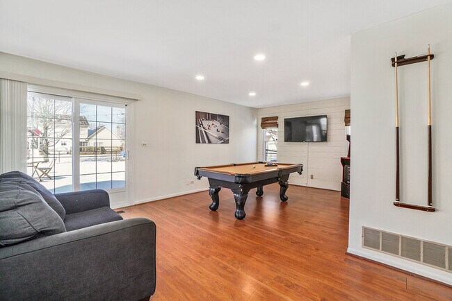 Building Photo - 1191 Easton Dr