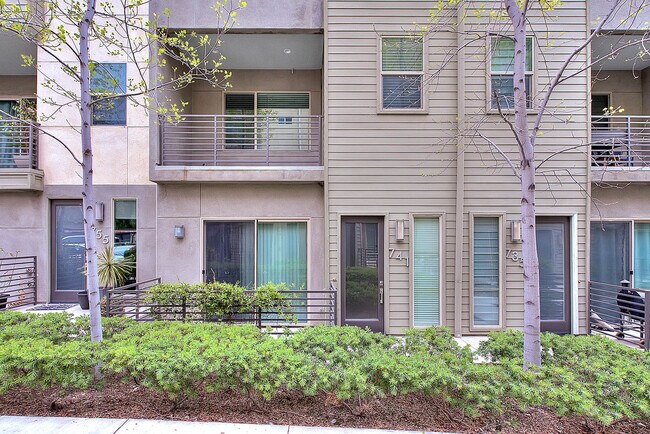 Building Photo - 741 Sawyer Pl