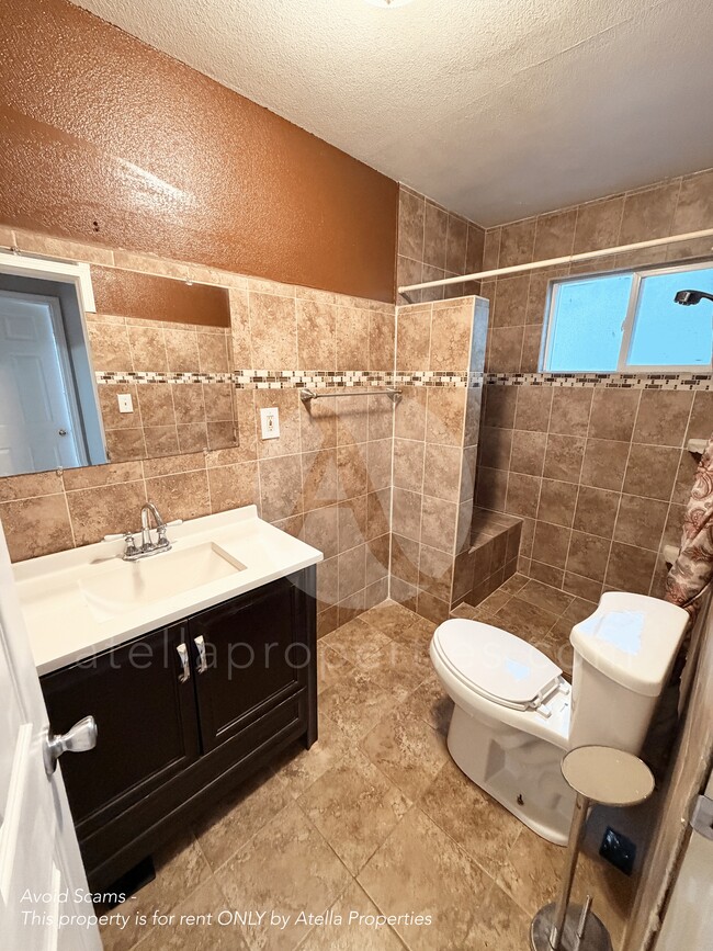 Building Photo - 25781 7th Ave