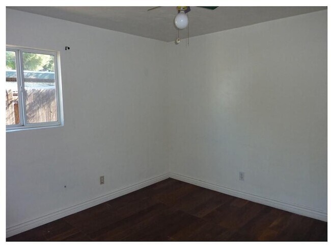 Building Photo - 3027 W San Miguel Ave