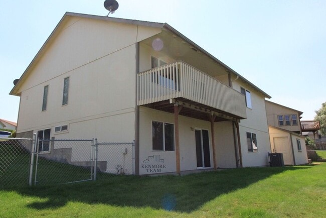 Building Photo - 4108 S Waverly Pl