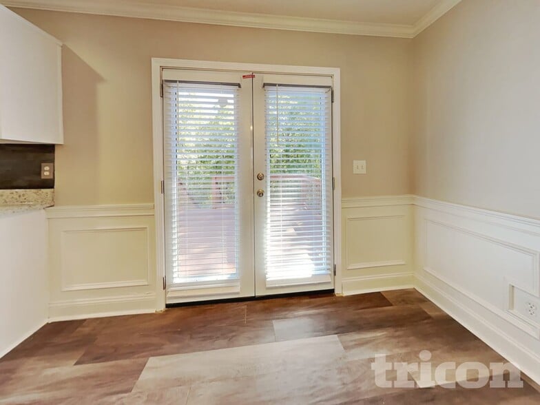 Building Photo - 564 Brewer Dr