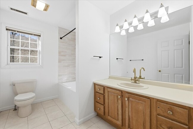 Building Photo - 48 Blue Hills Dr