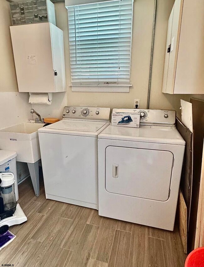 Building Photo - 512 W Brigantine Ave