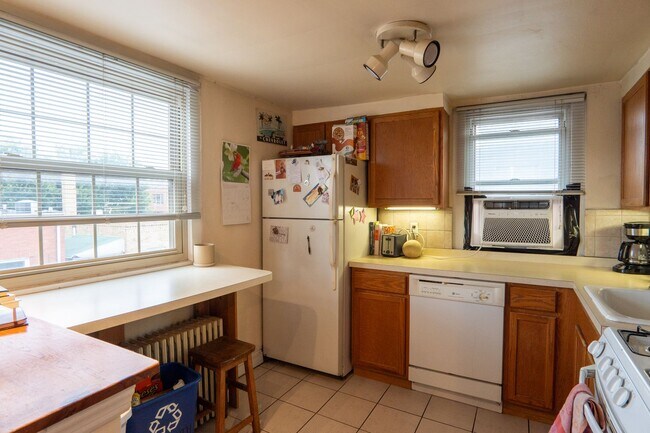 Building Photo - 1 bedroom w/d in unit