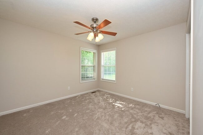 Building Photo - **BEAUTIFUL, WELL-MAINTAINED BRICK HOME ON A LOVELY 0.63-ACRE LOT IN A DESIRABLE NEIGHBORHOOD**