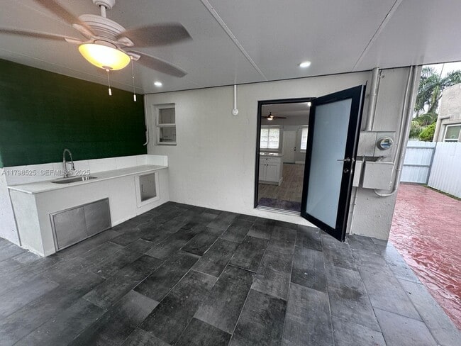 Building Photo - 209 SW 5th St