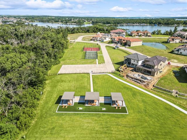 Building Photo - 10029 Lakeside Dr