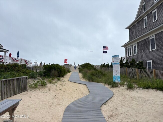 Building Photo - 3608 Ocean Terrace