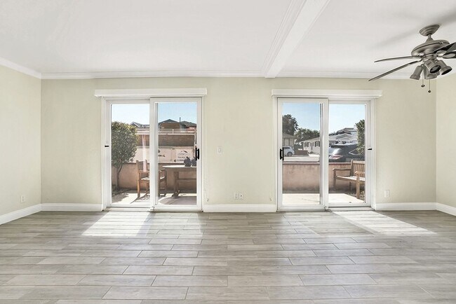 Building Photo - 618 W Balboa Blvd