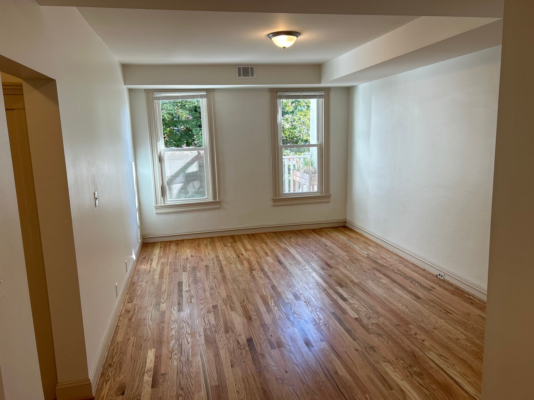 Building Photo - 103 E 32nd St