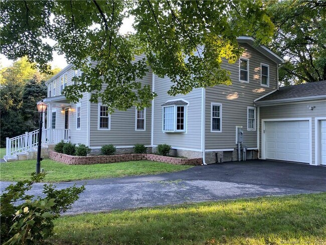 Building Photo - 201 W Norwalk Rd