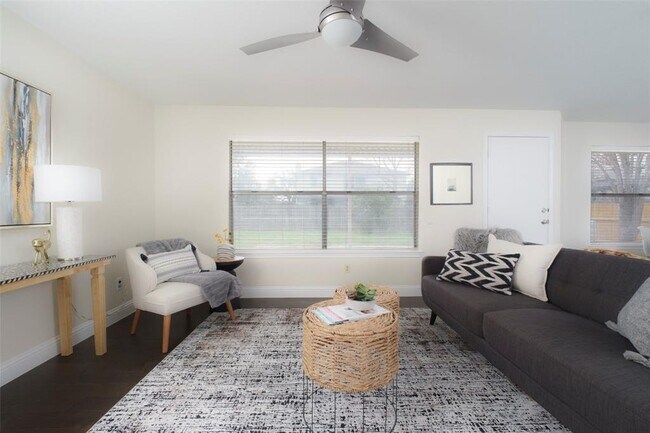 Building Photo - 2201 Broughton Ct