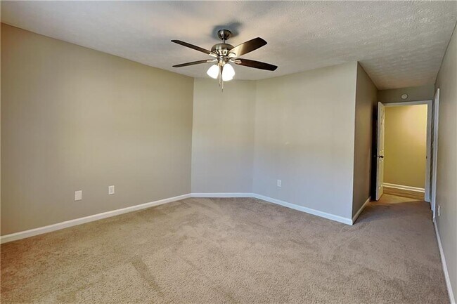 Building Photo - 1357 Lamont Dr SW