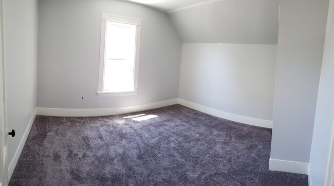 Building Photo - 32 Hevey St