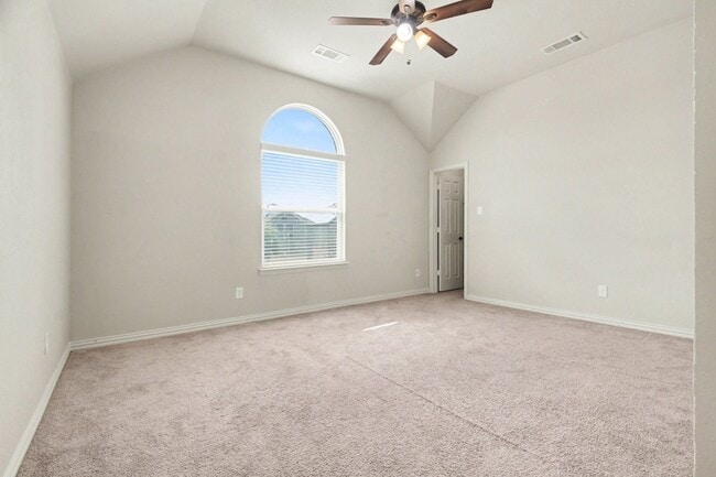 Building Photo - 708 Yarrow St
