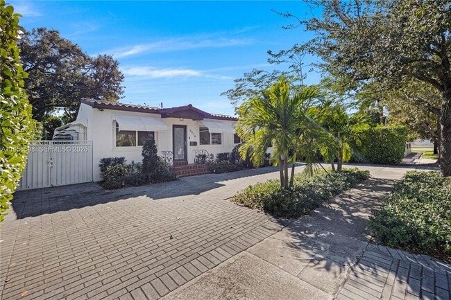 Building Photo - 6476 SW 10th Terrace