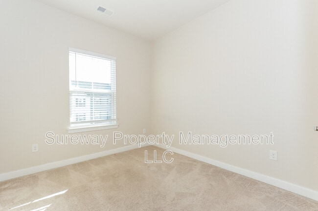 Building Photo - 12 Kohlmyer Dr