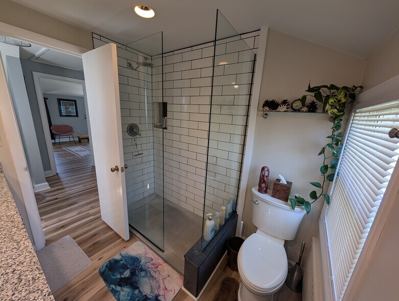 Building Photo - 633 Red Patch Ave