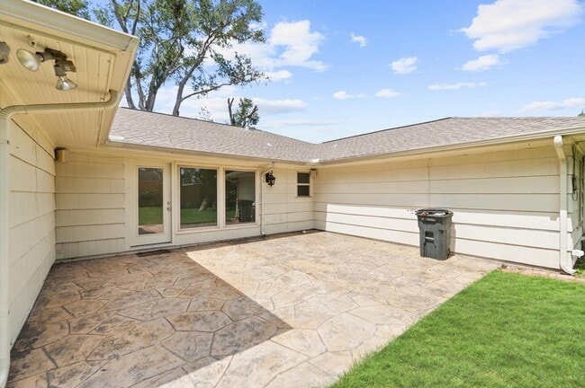 Building Photo - 6249 Overbrook Ln