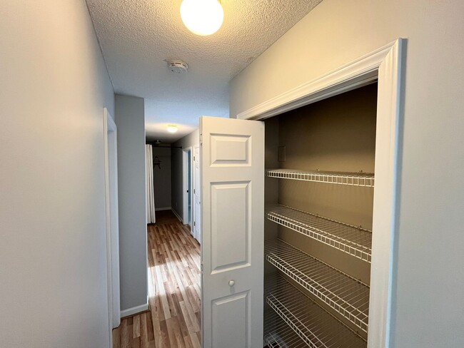 Building Photo - Classic 3BD, 2BA Apex Home in a Prime Loca...