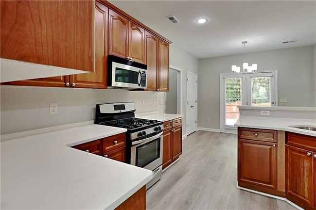 Building Photo - 423 Evans Mill Dr