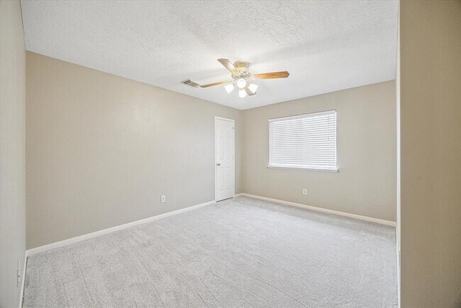 Building Photo - 12714 Orchard Hollow Way