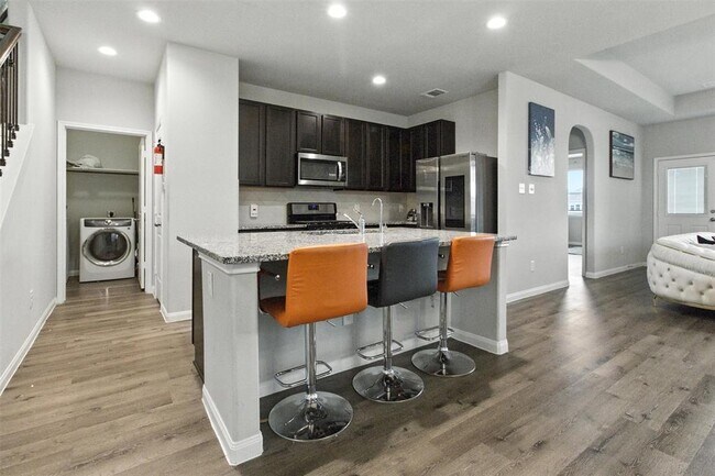Building Photo - 24727 Allori Ct