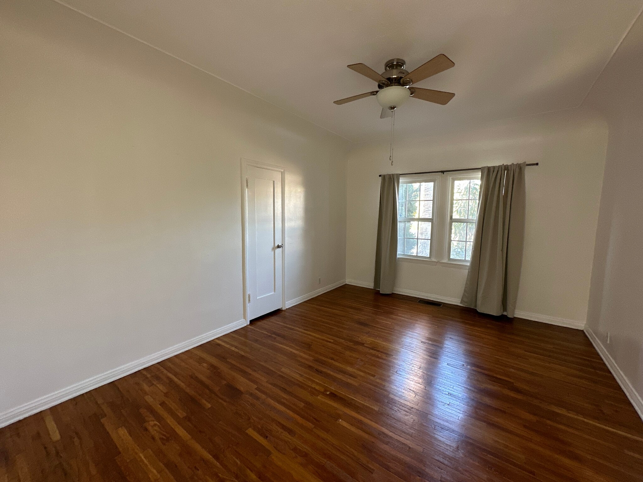 Building Photo - 1602 S Stanley Ave