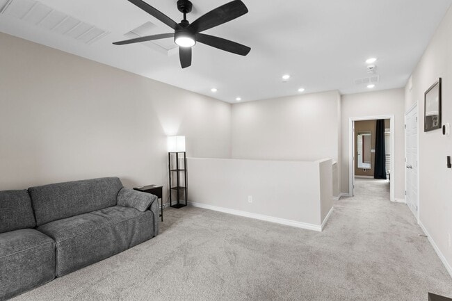 Building Photo - Beautiful 2 Story TownHome in Inspirada