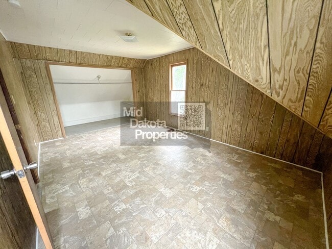 Building Photo - 413 N Iowa- 2 bedroom, 2 bathroom house