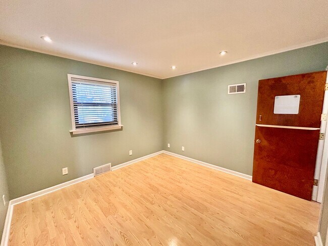 Building Photo - Amazing Home in Tahoma Terrace!