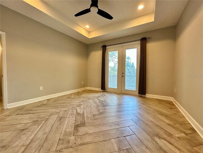 Building Photo - 1027 Campbell Ave