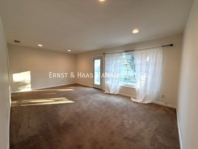 Building Photo - 6926 E Rendina St