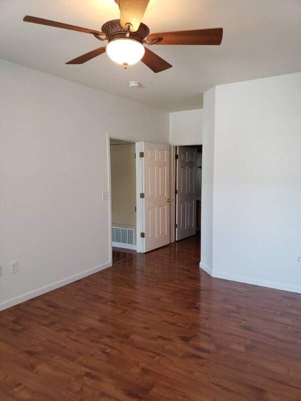 Building Photo - 5225 White Willow Dr