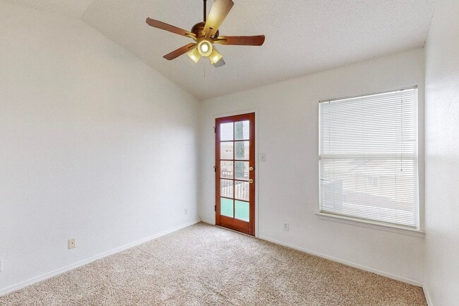 Building Photo - Beautiful 4 bedroom, 2 bath home in Northeast El Paso!