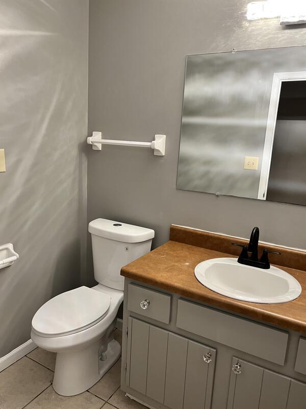 Building Photo - 8703 Shadycreek Dr
