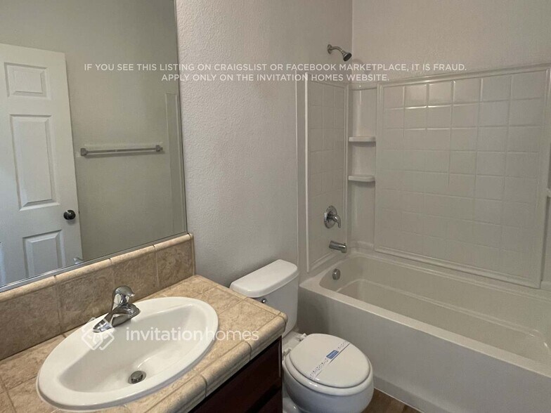 Building Photo - 406 Tara Bella Pl