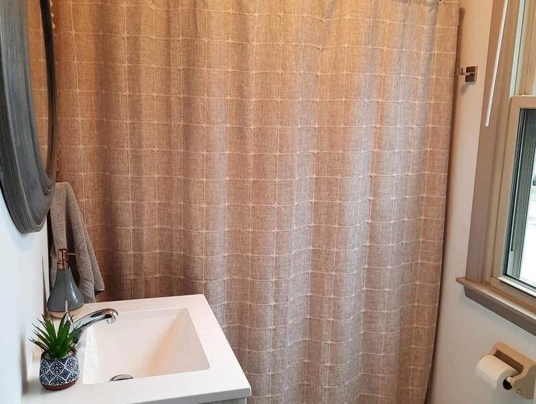 Building Photo - 609 Monte Carlo Dr