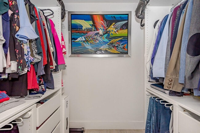 Building Photo - 16931 SW 5th Ct