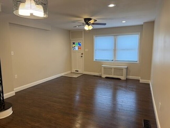 Building Photo - Great updated 3 Bedroom Row home in Manayunk for rent $2,200/month