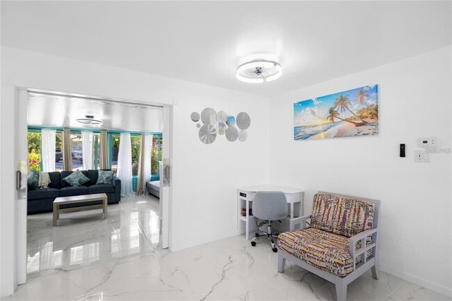 Building Photo - 8825 Oak St